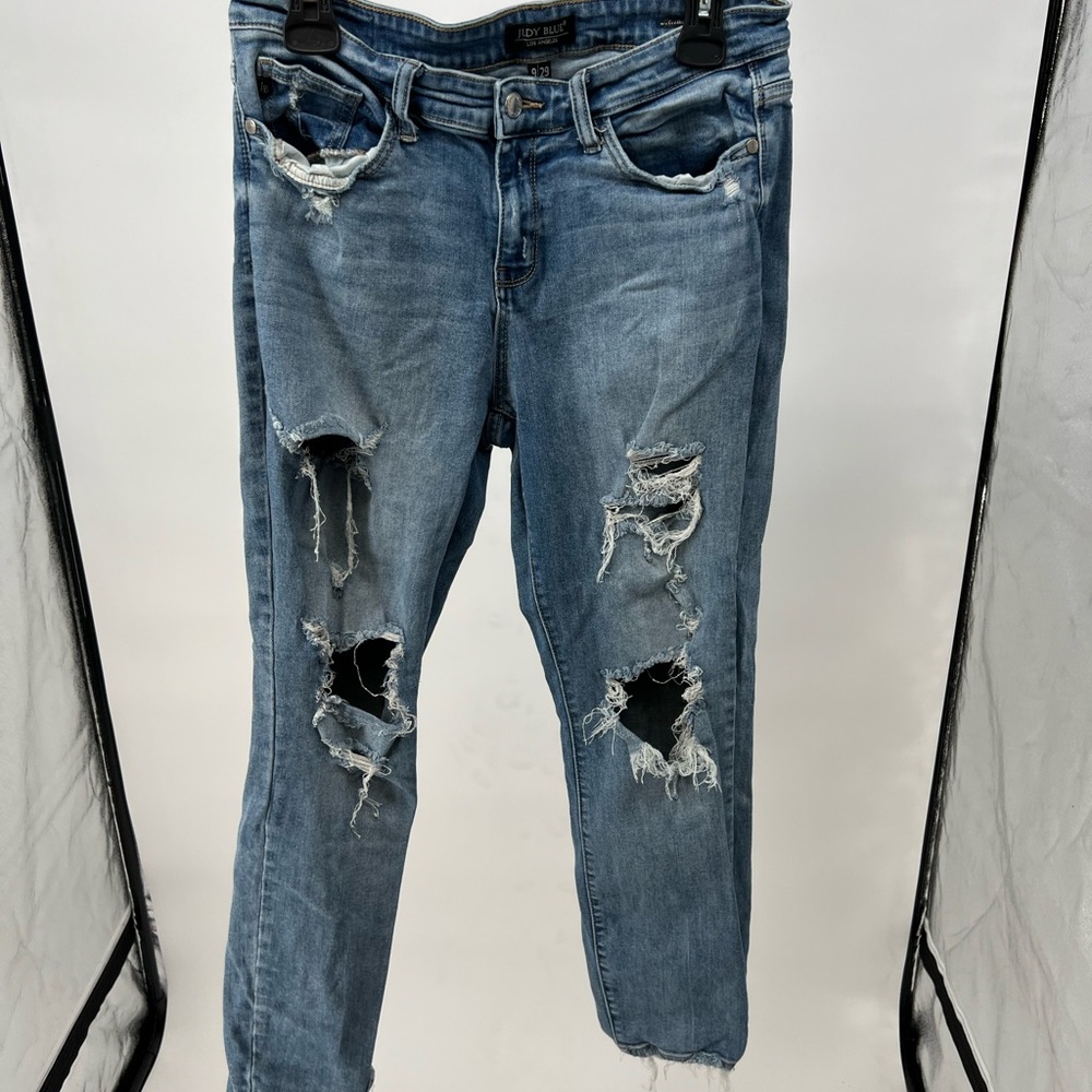 Women’s Judy Blue Boyfriend Fit Jeans. Size 9/29.